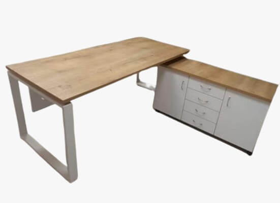 שולחן מנהל דגם “אביב” במידה של עד 180X80 רגל חלון