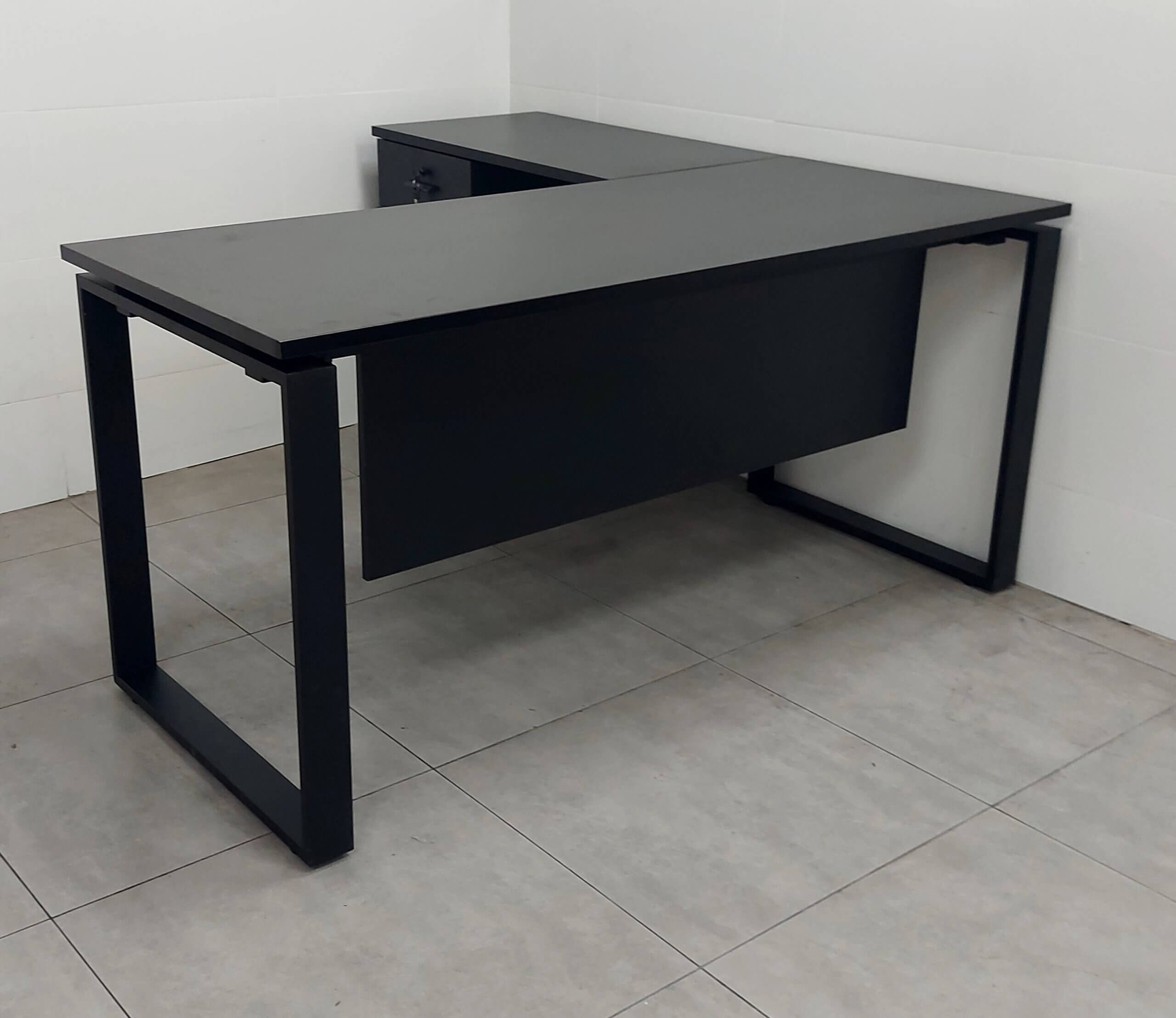 שולחן “פלזמה” 160/70/160 צבע שחור רגל מתכת שחור