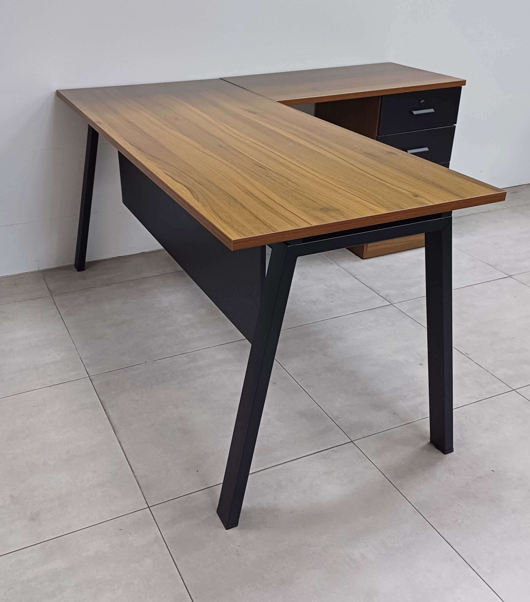 שולחן דגם “לוטוס” במידה 160X70X160X50 אגוז שחור